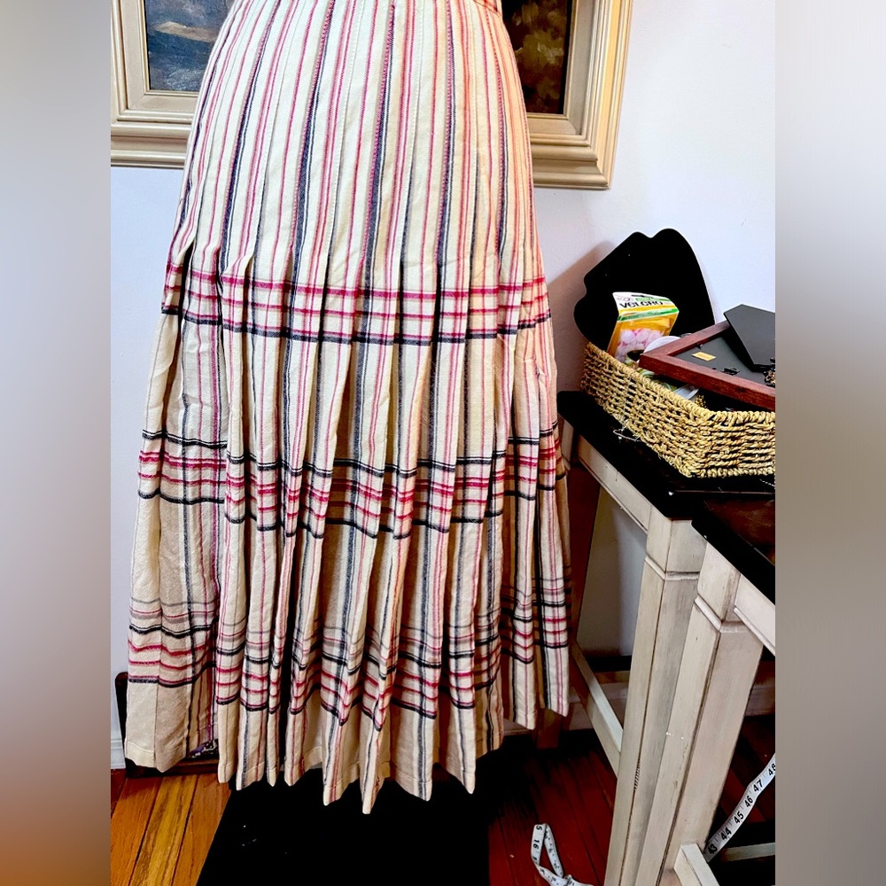 Edinburgh woolen mills 100% wool reversible skirt